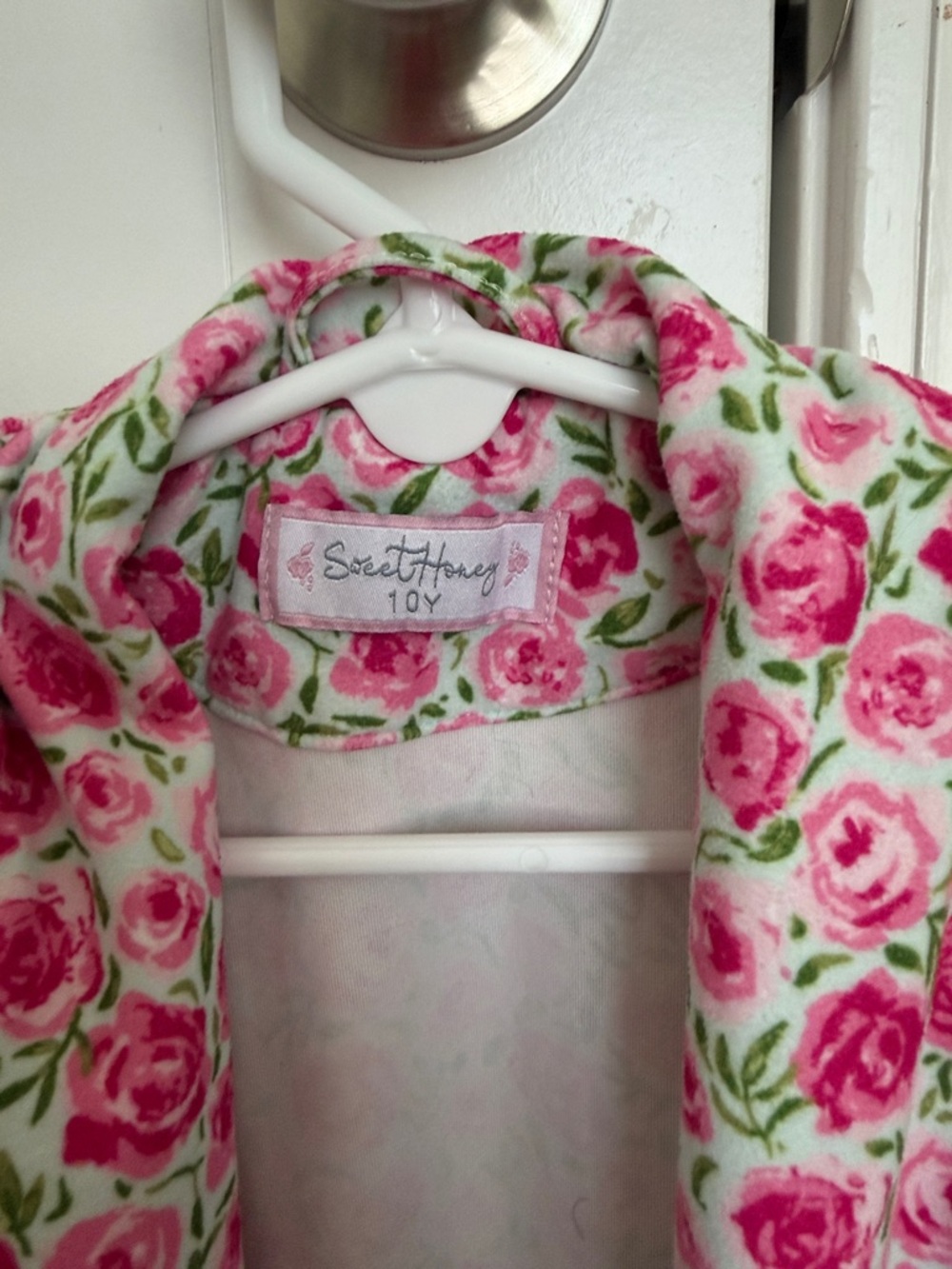 Sweethoney Robe - Picture 2 of 3